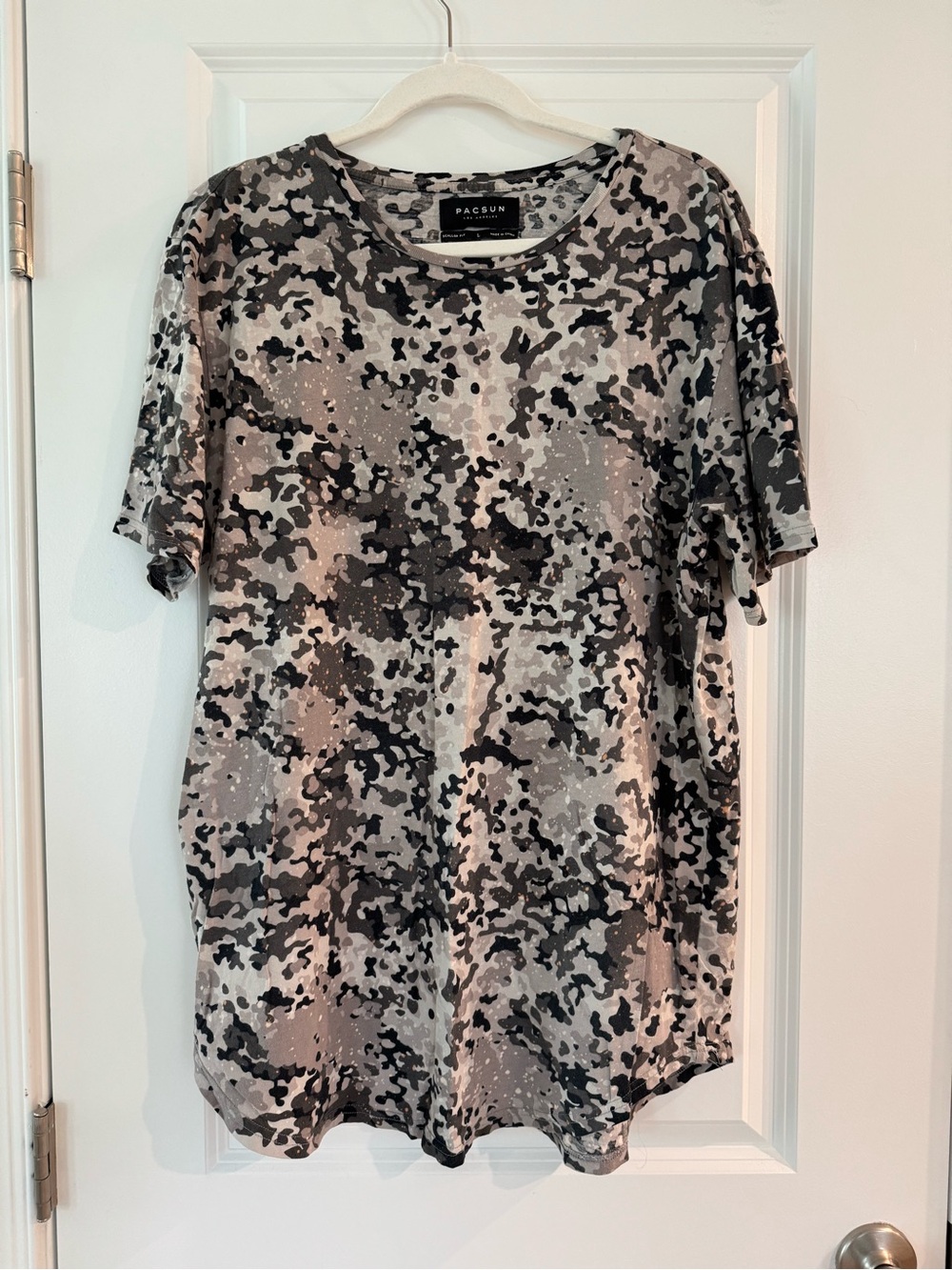 PacSun Men’s Black, Gray & White Camo Short Sleeve Tee